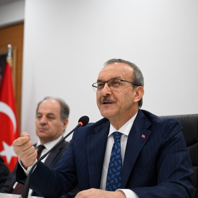 Kocaeli Valisi Yavuz, Kartepe'de muhtarlarla toplantı yaptı