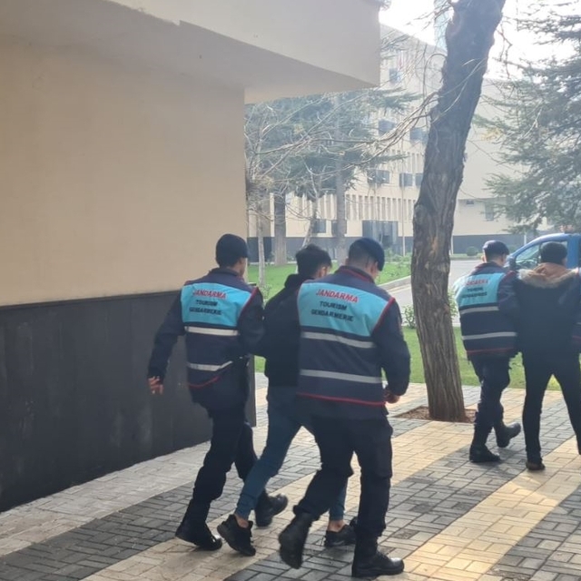 Gaziantep'te PKK/YPG üyesi 2 zanlı yakalandı