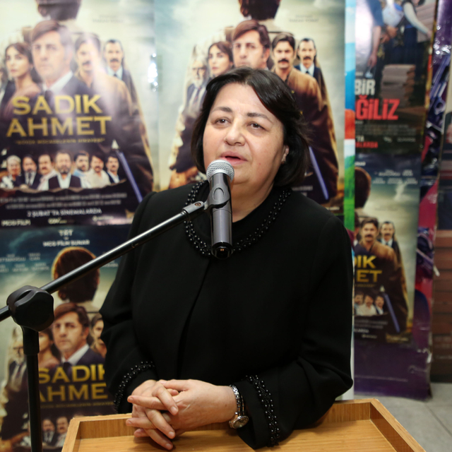 Sadık Ahmet'in eşi Işık Ahmet: Hayatının beyaz perdeye aktarılması Türk gen...