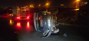 Turgutlu'da fabrika işçilerinin taşındığı servis minibüsü devrildi: 9 yaral...