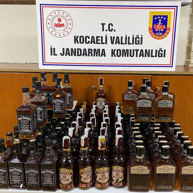 Kocaeli'de 158 şişe kaçak içki ele geçirildi