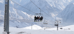 Hakkari'deki kayak merkezi farklı illerden sporcularla şenlendi