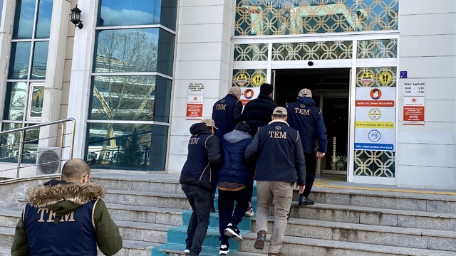 Kırşehir'de DEAŞ operasyonunda yakalanan 2 şüpheli adliyede