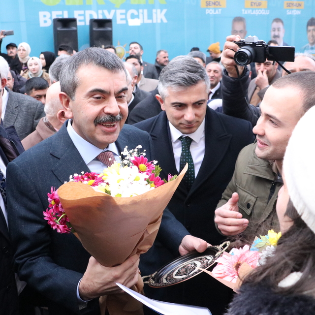 Milli Eğitim Bakanı Tekin, Erzurum'da seçim koordinasyon merkezi açılışına...