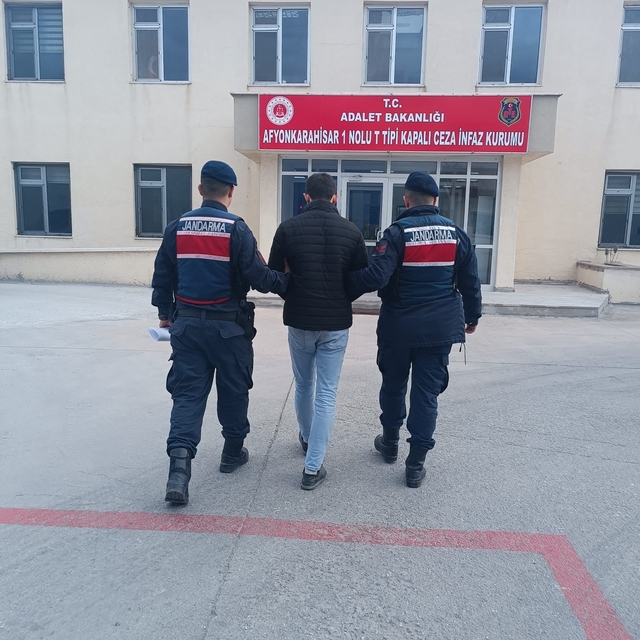 Afyonkarahisar'da firari 2 hükümlü yakalandı