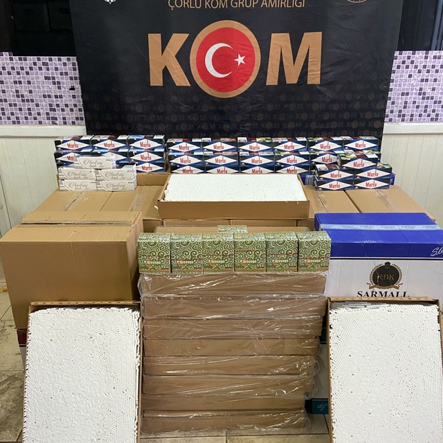 Tekirdağ'da bir otomobilde 405 bin makaron ele geçirildi