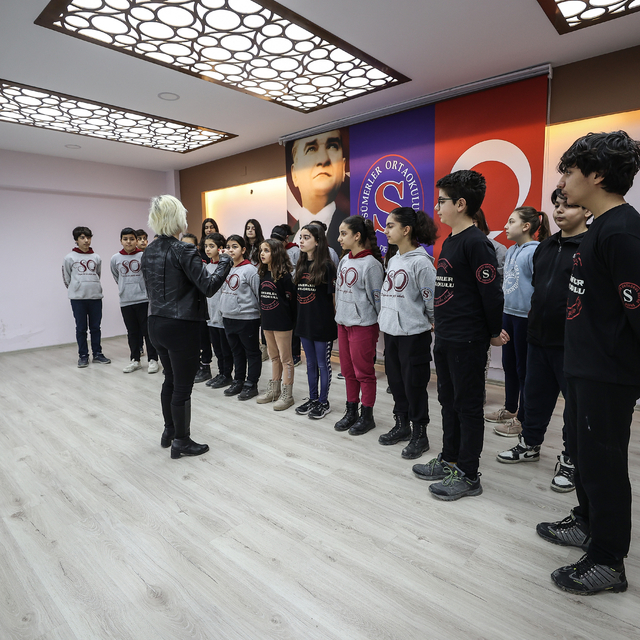 "Yağmur'un şarkısı" depremden etkilenen 11 ildeki okullarda zil sesi olsun...