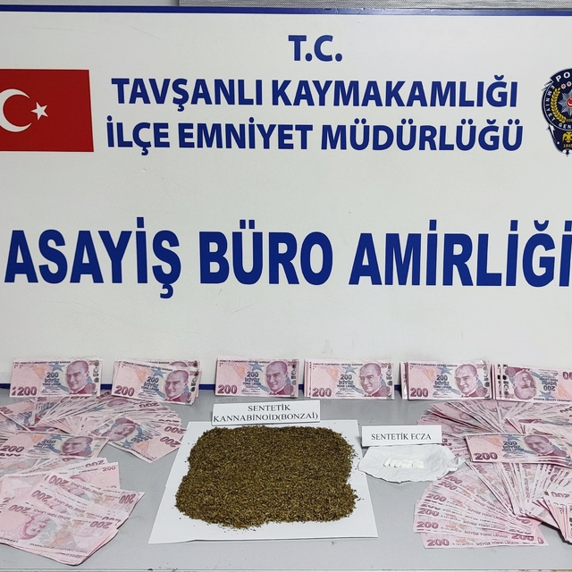 Kütahya'da uyuşturucu operasyonunda yakalanan 2 şüpheli tutuklandı