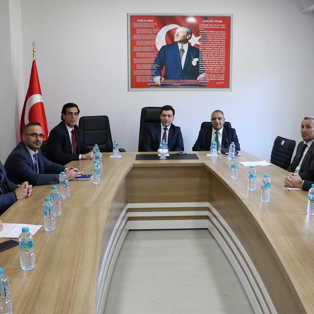 Keban Kaymakamı Atalık okul müdürleri ile toplantı yaptı