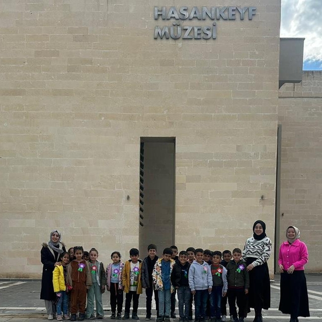 Batman'da köy okulunda okuyan öğrenciler Hasankeyf Müzesi'ni gezdi