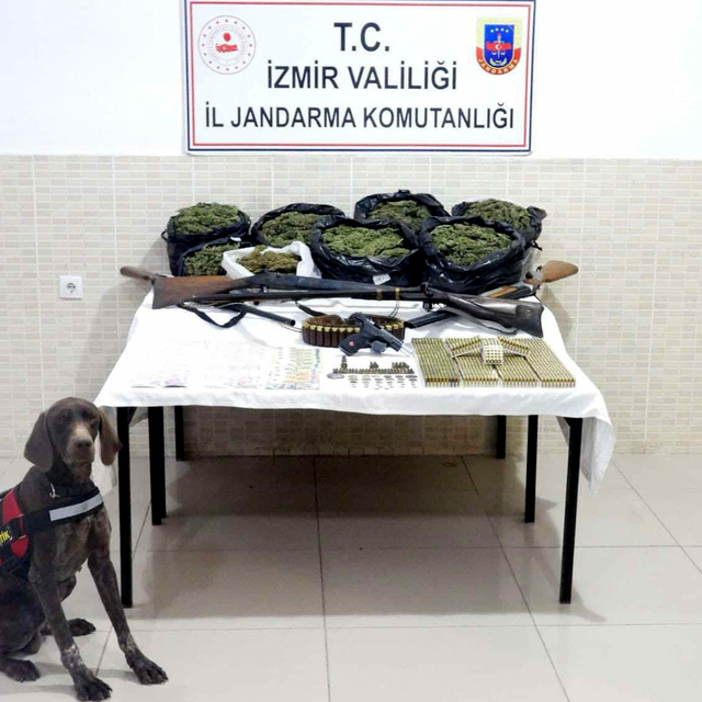 İzmir'de 10 kilo 500 gram esrar ele geçirildi