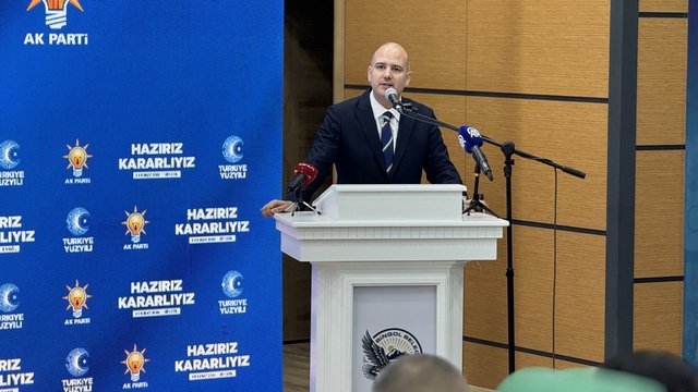 AK Parti'li İleri: Birbirlerini öve öve bitiremeyenler, şimdi düşman kesilmişler