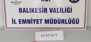 Burhaniye'de uyuşturucu operasyonunda 2 zanlı yakalandı