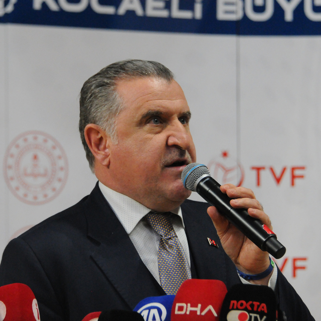 Bakan Bak: Voleybolda zirveye yürüyen, voleybol ülkesi olan bir Türkiye var