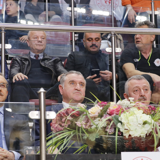 Bakan Bak, Okul Sporları Voleybol Genç Kızlar Türkiye Birinciliği final maç...