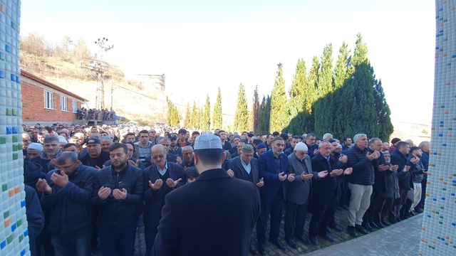 Ankara'da 4 kişinin öldüğü kazada, 2 arkadaş Bartın'da toprağa verildi