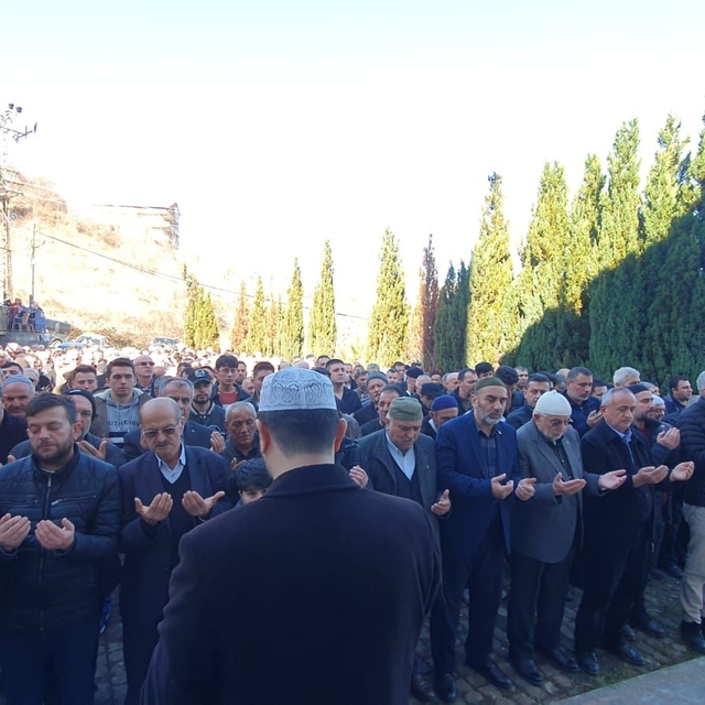 Ankara'da 4 kişinin öldüğü kazada, 2 arkadaş Bartın'da toprağa verildi