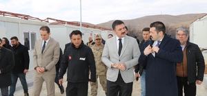 Tunceli Valisi Tekbıyıkoğlu, Pertek'teki konteyner kent çalışmalarını incel...