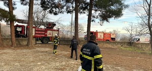 Niksar'da kullanılmayan köy okulundaki yangın hasara yol açtı