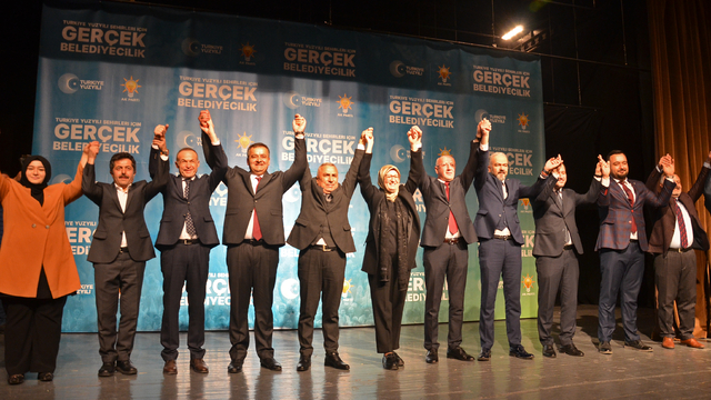 AK Parti'nin Karaman ilçe ve belde belediye başkan adayları tanıtıldı