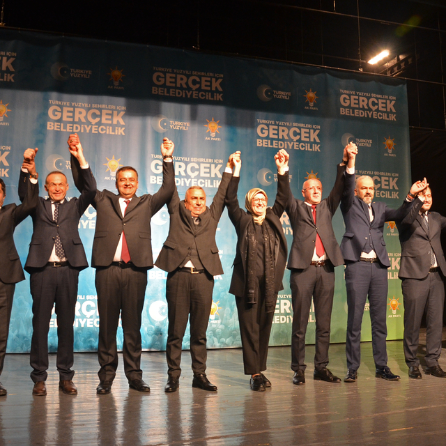 AK Parti'nin Karaman ilçe ve belde belediye başkan adayları tanıtıldı