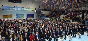 AK Partili Yalçın, partisinin "Uşak Aday Tanıtım Toplantısı"nda konuştu: