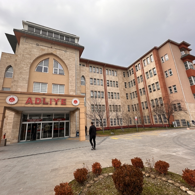 Depremde 96 kişinin öldüğü Ebrar Sitesi F Blok'un yıkılmasına ilişkin davan...