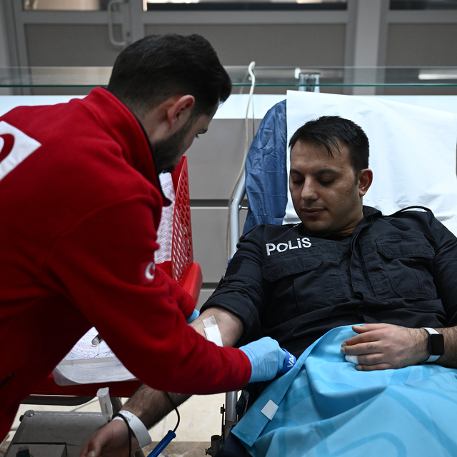 Edirne'de emniyet personeli kan bağışında bulundu