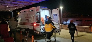 Çorum'da iki otomobil çarpıştı, 5 kişi yaralandı