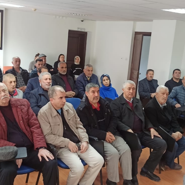 Kale'de çiftçilere yönelik bilgilendirme toplantısı yapıldı