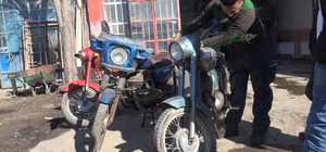 Tamirci kardeşler, hurda motosikletleri yeniden yollara döndürüyor