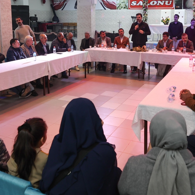 AK Parti'li İnan, İzmir'de Banazlılar Derneğini ziyaret etti