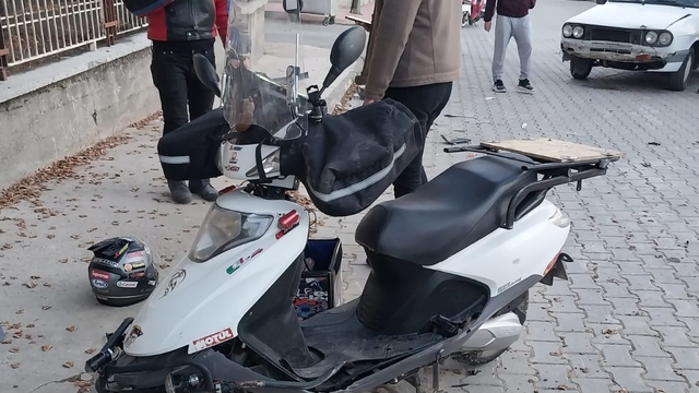 Merzifon'da otomobille çarpışan motosikletin sürücüsü yaralandı