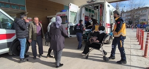 Bursa'da direksiyon sınavında otomobilin çarptığı sürücü kursunun aracındak...