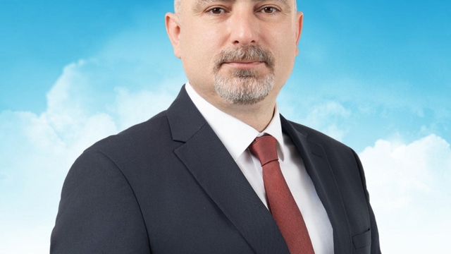 Hopa´da partiler farklı, başkan adaylarının isimleri aynı