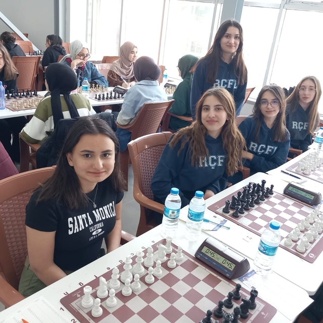 Satrançta Kavak Rıdvan Çelikel Fen Lisesi öğrencileri il birincisi oldu