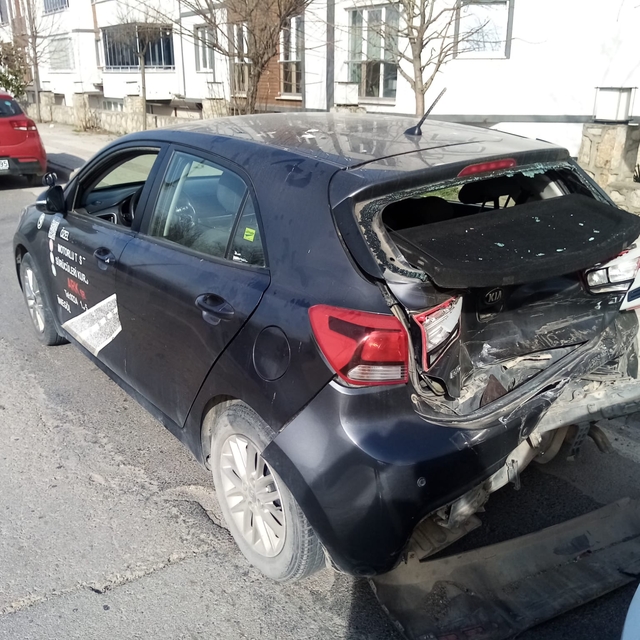 Kamyonet, aday sürücünün kullandığı otomobile çarptı: 4 yaralı