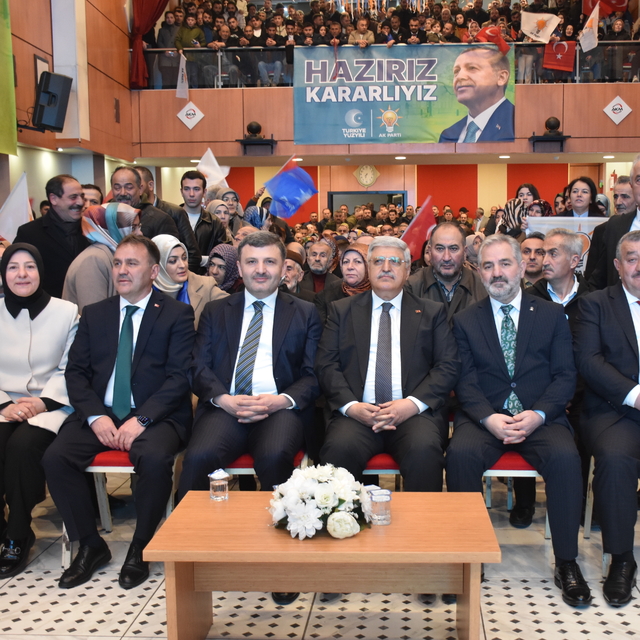 AK Parti'li Demiröz, Gümüşhane'de belediye başkan adayları tanıtımında konu...