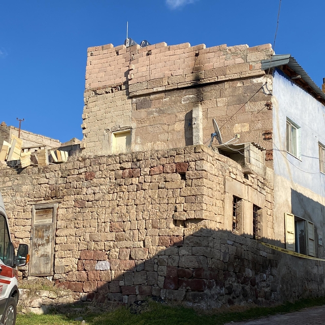 Kayseri'de yangın çıkan evde bir kişi ölü bulundu