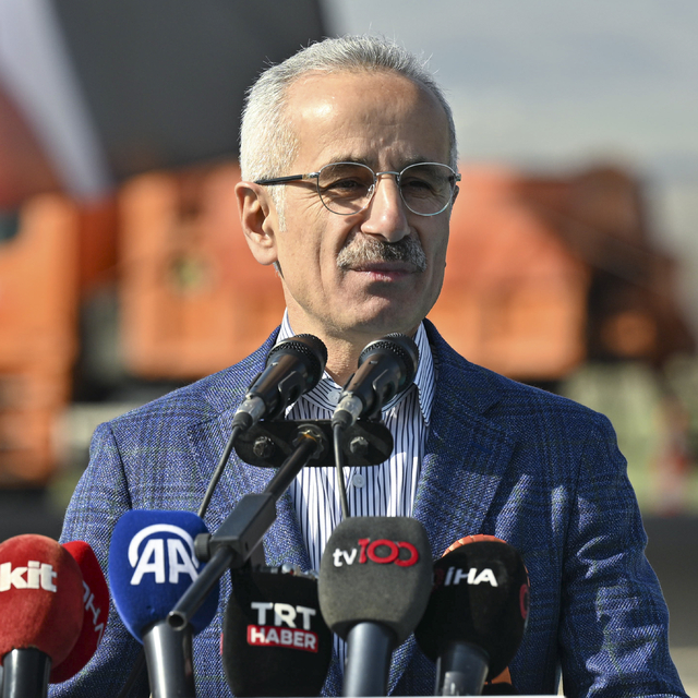 Bakan Uraloğlu, Ankara-Kahramankazan yolu ile bazı kavşakların açılış tören...