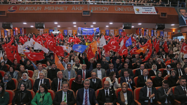 AK Parti Genel Başkan Yardımcısı Yalçın, Burdur'da aday tanıtım toplantısında konuştu: