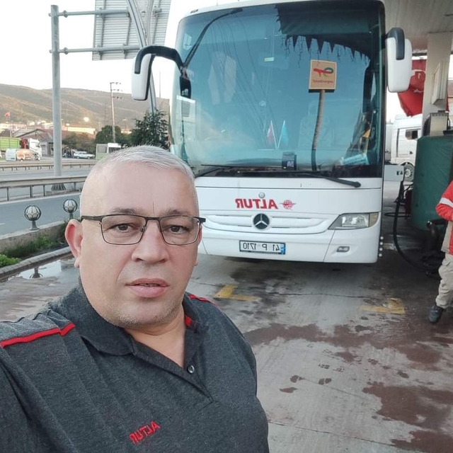 Servis otobüsü sürücüsünü, 15 yıllık husumet sebebiyle öldürmüş