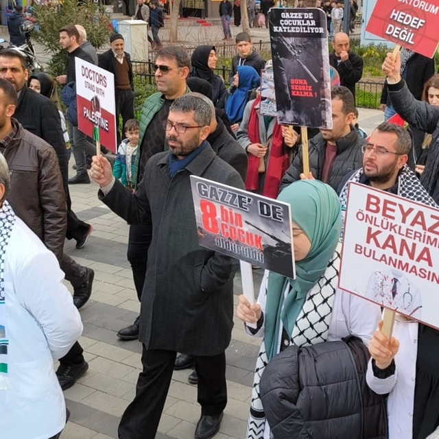 Siirt'te sağlık çalışanları Gazze için "sessiz yürüyüş" düzenledi