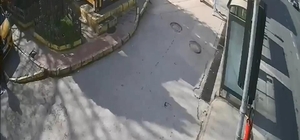 Kazada sürüklenen motosiklet, kaldırımdaki yayaya çarptı: 1 ölü, 1 yaralı (2)