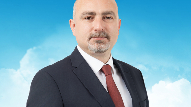 Hopa'da AK Parti ve CHP'nin belediye başkan adayları benzer isim ve soyadını taşıyor