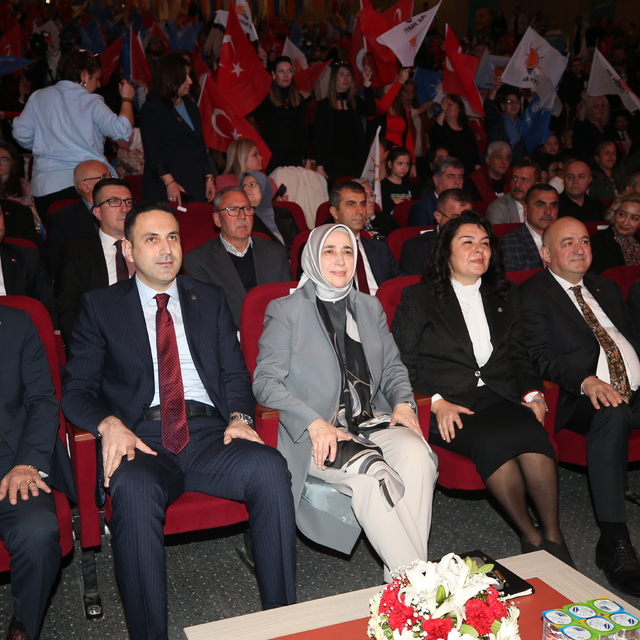 AK Parti Grup Başkanvekili Özlem Zengin, Çanakkale'de aday tanıtım toplantı...