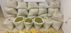 Adana'da kamyon dorsesine yüklenen su tankında 617,5 kilogram esrar ele geç...