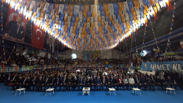 Kütahya'da AK Parti'nin ilçe ve belde belediye başkan adayları tanıtıldı