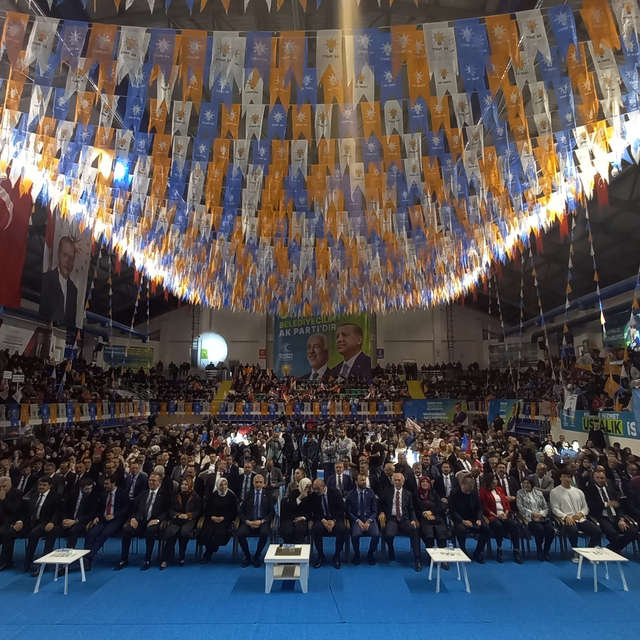 Kütahya'da AK Parti'nin ilçe ve belde belediye başkan adayları tanıtıldı