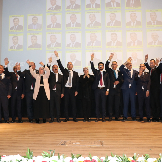 AK Parti'li Uygur, Niğde'de belediye başkan adayı tanıtım programında konuş...